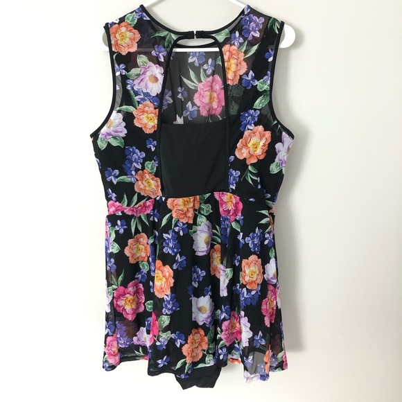 Torrid floral one piece swim suit with attached skirt peekaboo accents size 3r - Picture 2 of 9